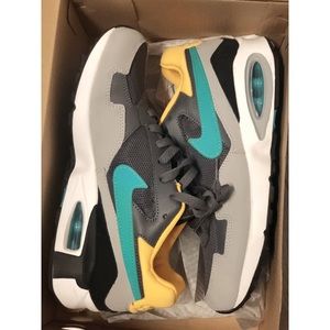 New Mens NIKE Air Max ST Internationalp Shoes.